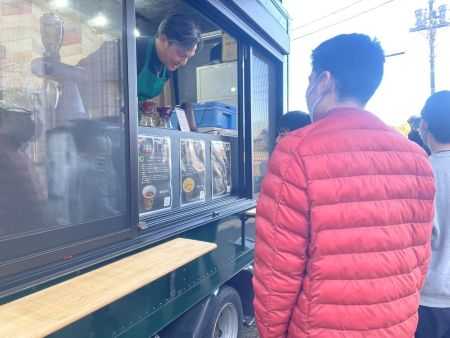 発達支援センターリエールより　移動販売車がきました！