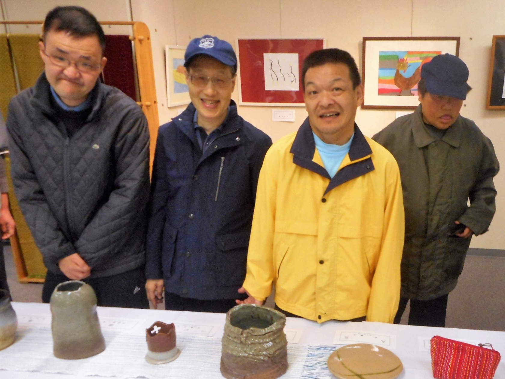 太陽の家藤の実学園より「第13回明大チャリティーアート展に行って来ました!」の報告です!