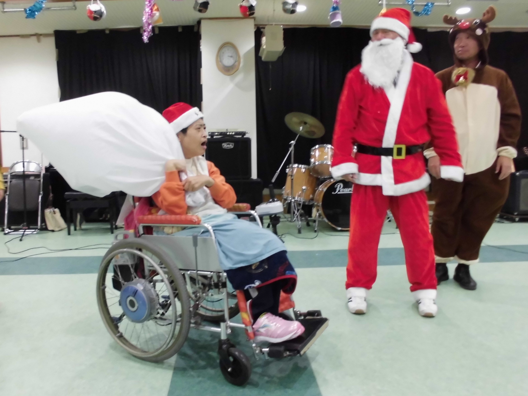 湘南希望の郷から「クリスマス会」の報告です。