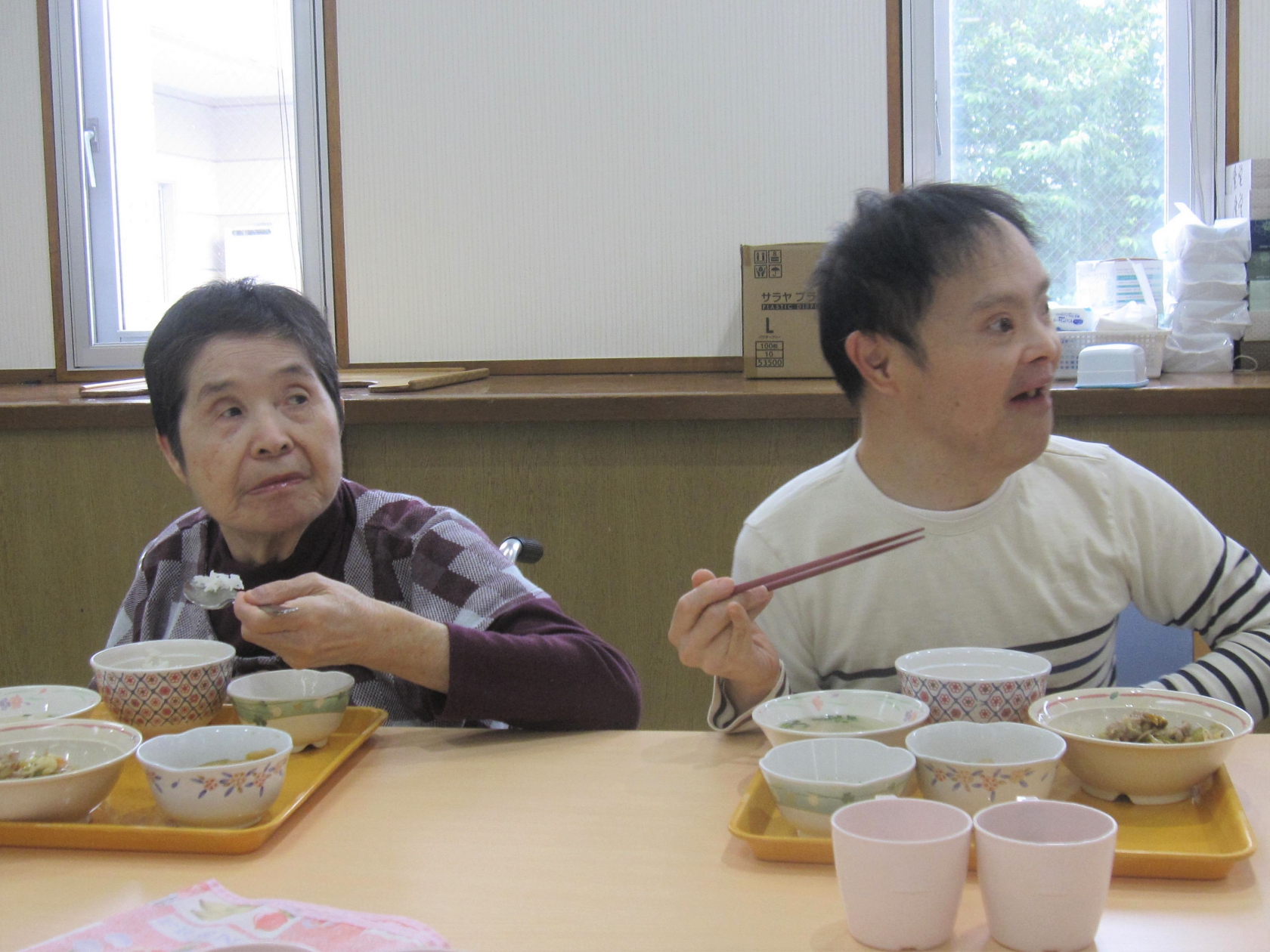湘南希望の郷から「ワイワイ昼食会」の報告です!