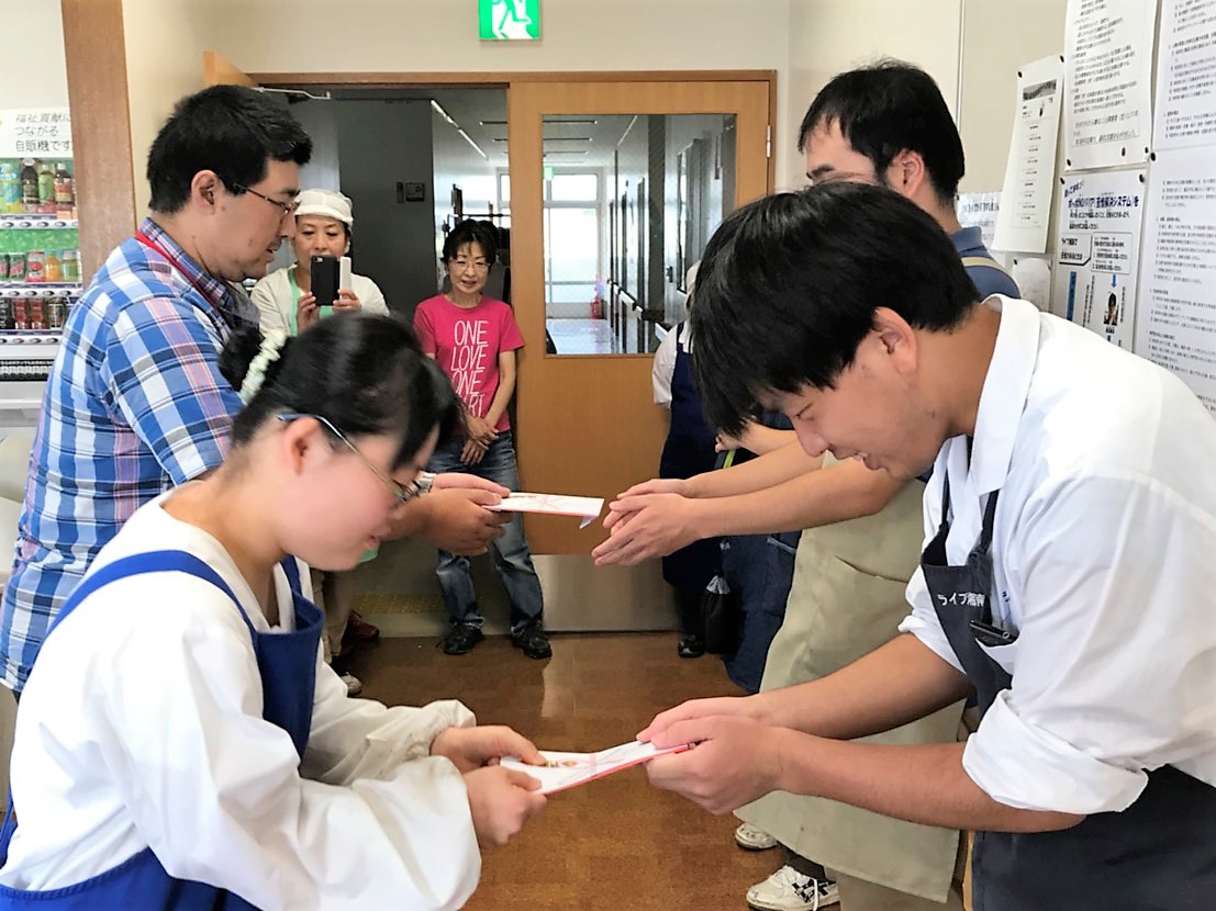 ライフ湘南から「ふたりで卒業します!?就職しました?」の報告です!