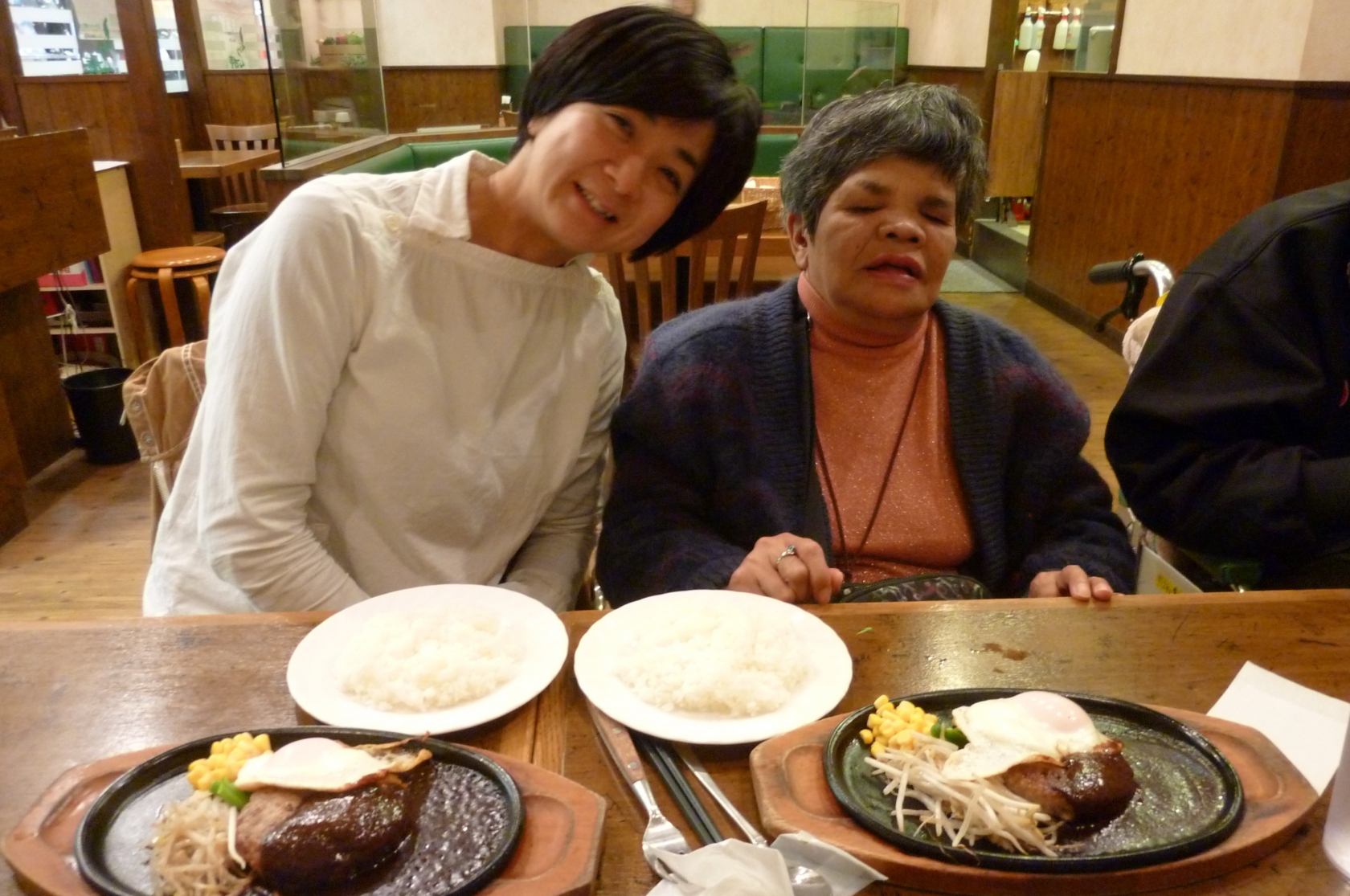 利用者さんとスタッフさんでランチ